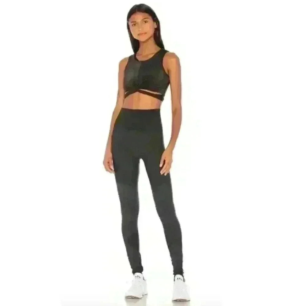 Spanx Revolve Look at Me Now Seamless Moto Leggings in Very Black Size Large NWT